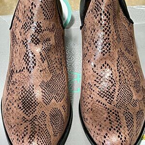 Fashion Block Heel Booties Size 6,6.5